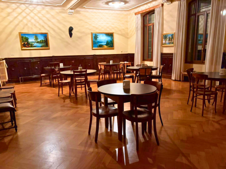 sala annessa al bar