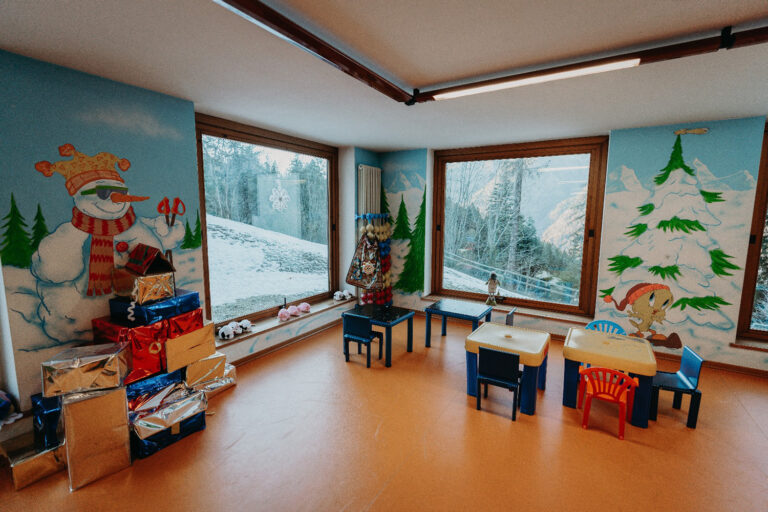 smart-hotel-renzi-gallery-estate-1 smart-hotel-renzi-gallery-estate-1